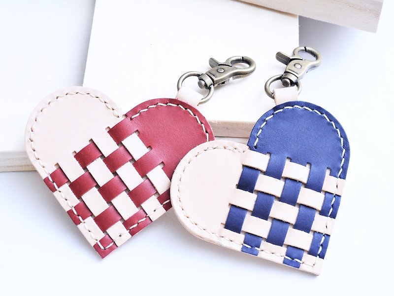 WEAVING HEART Woven Leather Heart-shaped Keychain Material Package Valentine's Day Free Engraved Love Heart - เครื่องหนัง - หนังแท้ สีแดง