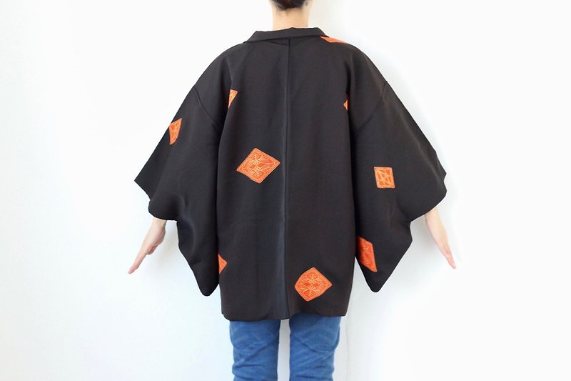 black kimono, kimono top, oriental clothing, traditional kimono, kimono /3924 - 外套/大衣 - 絲．絹 黑色