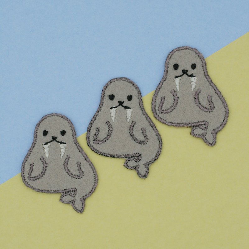Mini Walrus Iron Patch - Knitting, Embroidery, Felted Wool & Sewing - Thread Gray