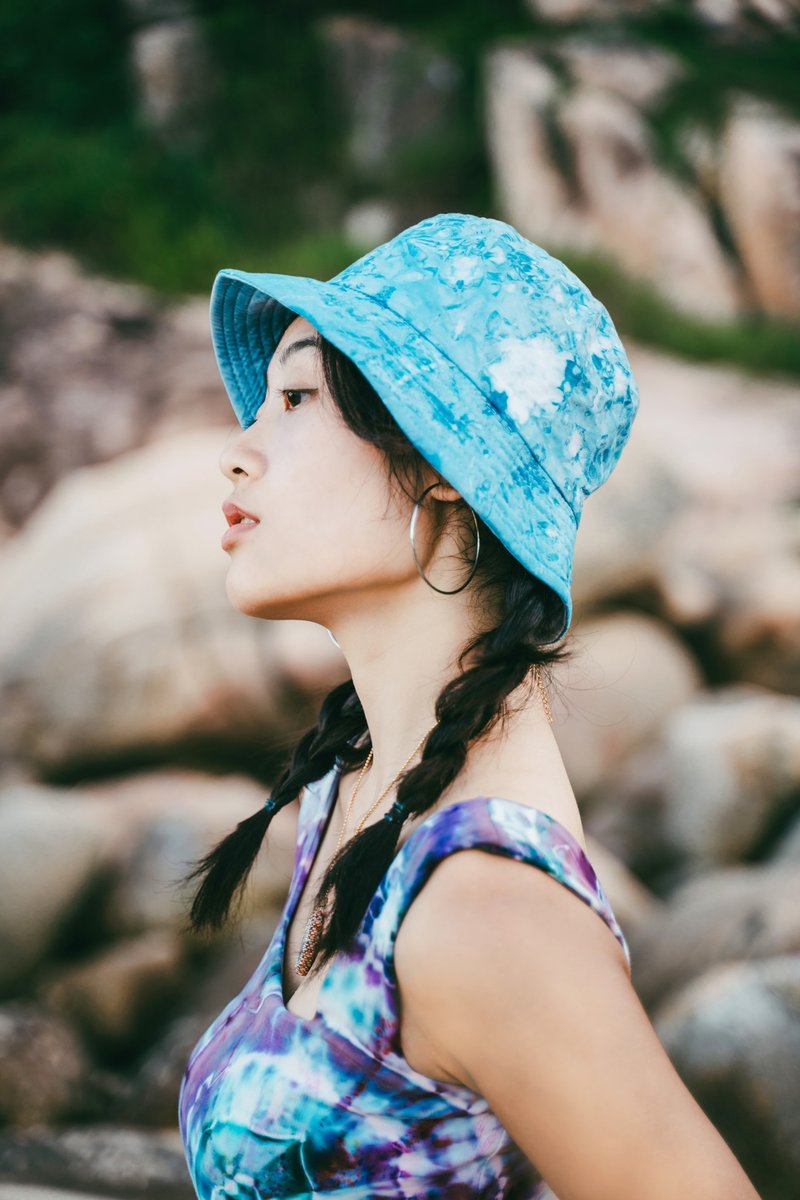 手工藍染漁夫帽 - 帽子 - 棉．麻 藍色