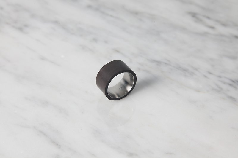 Tube Ring (Dark Grey) - แหวนทั่วไป - ปูน สีดำ