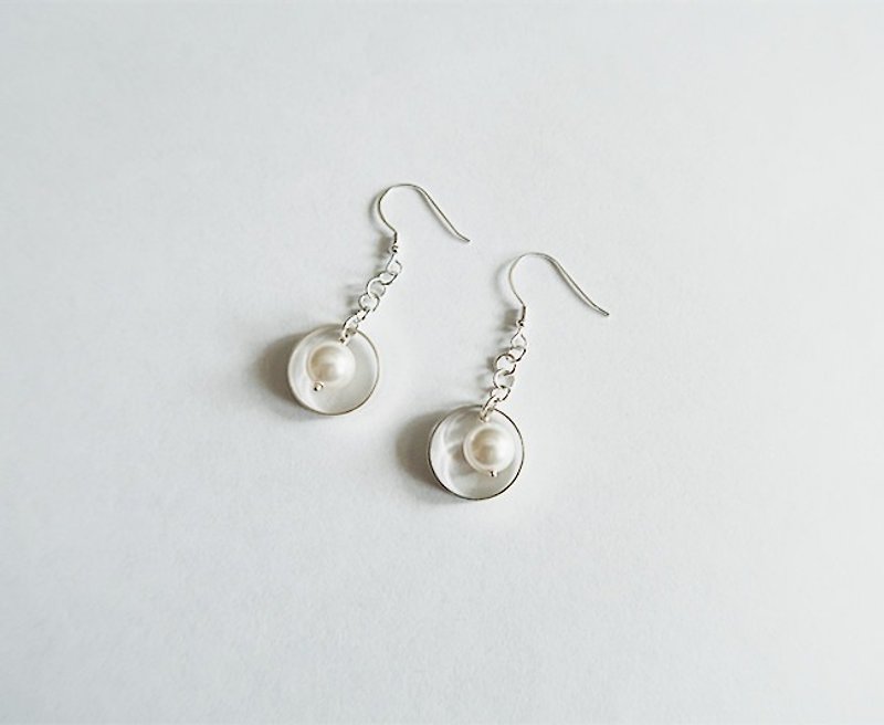 Circle Pear White Earrings Sterling Silver - ต่างหู - เงินแท้ ขาว
