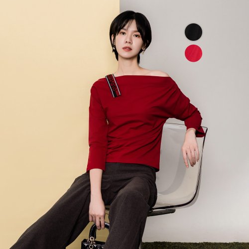 MEDUSA LADY 【MEDUSA】斜肩肩帶抓褶造型T恤-2色(M-XL) | 女休閒上衣 長袖T恤