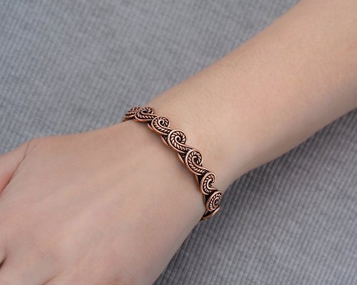 Wire Wrap Art High quality wire wrapped copper bracelet for women Antique style copper bangle