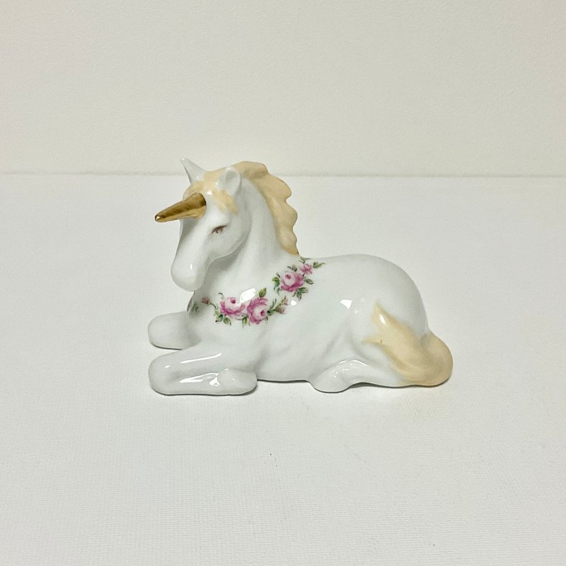 Unicorn figurine wearing a rose wreath - Stuffed Dolls & Figurines - Porcelain White