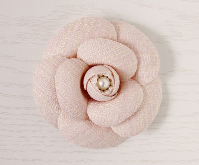 カメリア コサージュ ブローチ 直径約8センチ ペールピンク ツイード