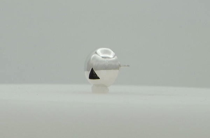 triangle anti smile_S Pierce (s_m-O.54) 銀 耳釘 穿孔耳环 sterling silver stud earring - 耳環/耳夾/耳骨夾 - 純銀 銀色