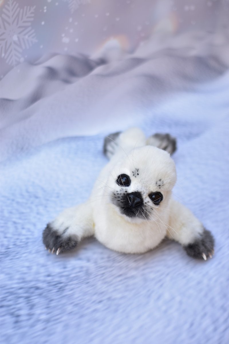 Belek (baby seal), interior toy