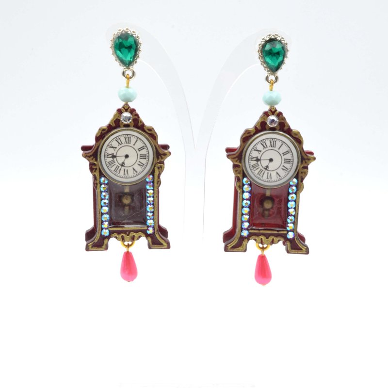 Vintage three-dimensional wooden small clock earrings embellished with Swarovski crystals Swarovski ultra-light hand-made style - ต่างหู - ไม้ สีนำ้ตาล