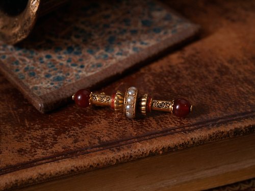 鑲珹古董珠寶 1890s 葡萄牙 柱型紅玉髓胸針