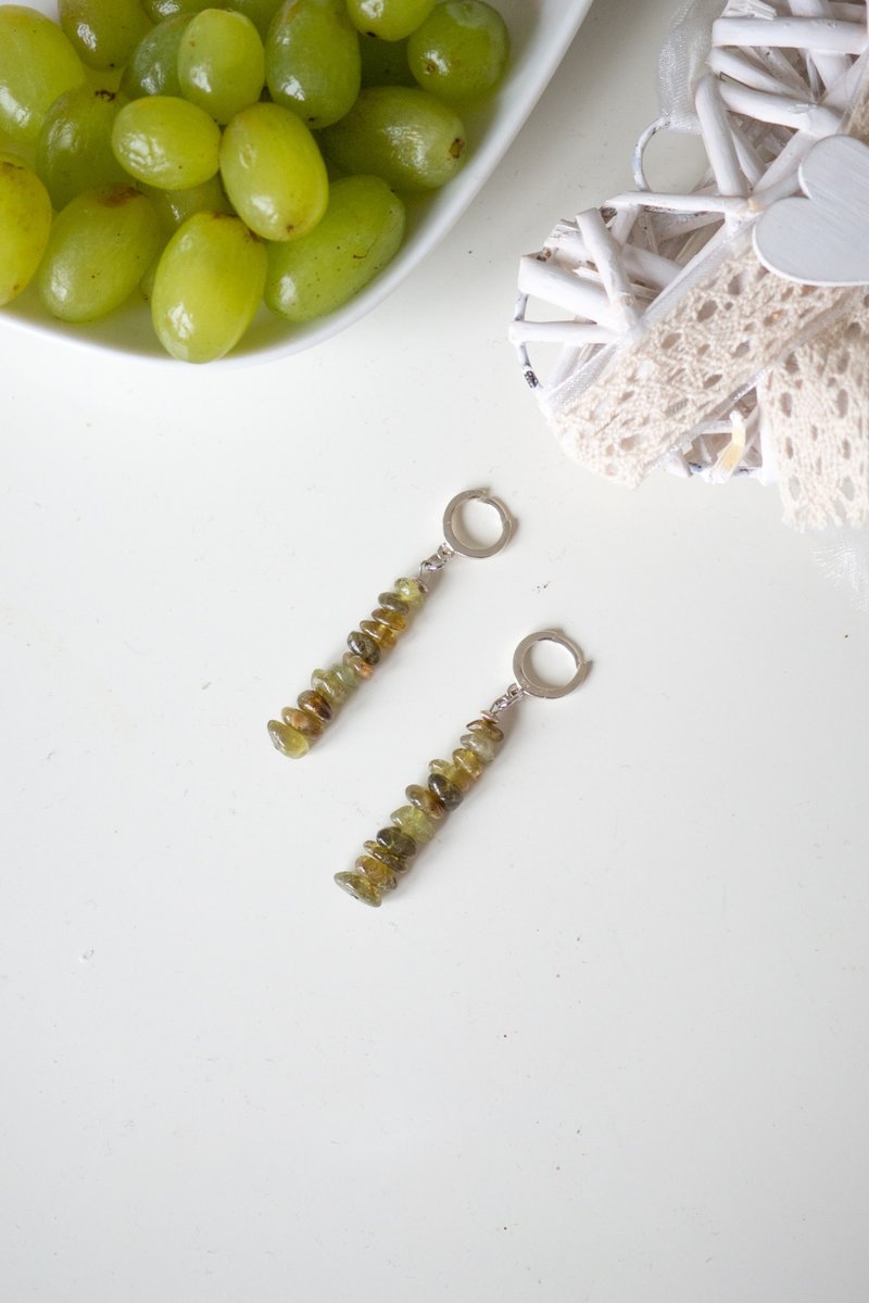 Grossular garnet Earrings, 925 Silver, Virgo Crystal, Leo Gem, X-mas Gift - ต่างหู - เครื่องเพชรพลอย สีเขียว