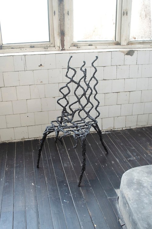 祁人 藤蔓椅子 工業風 鋼筋材質
