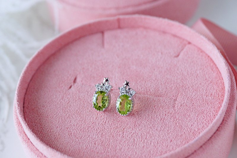 Natural Peridot Stud Earrings Sterling Silver925. - Earrings & Clip-ons - Sterling Silver Green