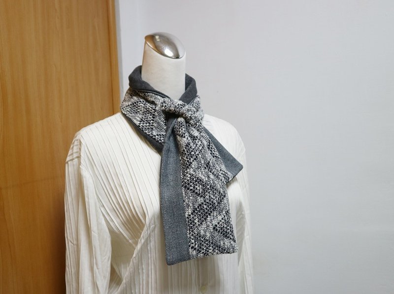 Two-Tone Patchwork Adjustable Short Scarf, Scarf, Warm Neck Gaiter, Double-Sided, Double-Toned, Suitable for Adults and Children. - Knit Scarves & Wraps - Other Materials 