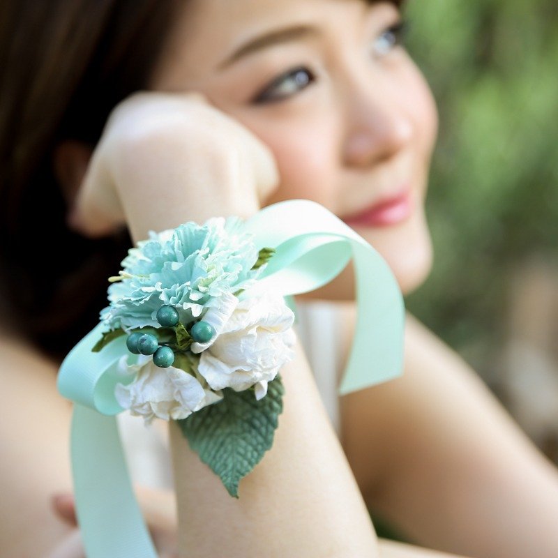 BB203 : ดอกไม้ผูกข้อมือเพื่อนเจ้าสาว สีเขียวมิ้นท์ - สร้อยข้อมือ - กระดาษ สีเขียว