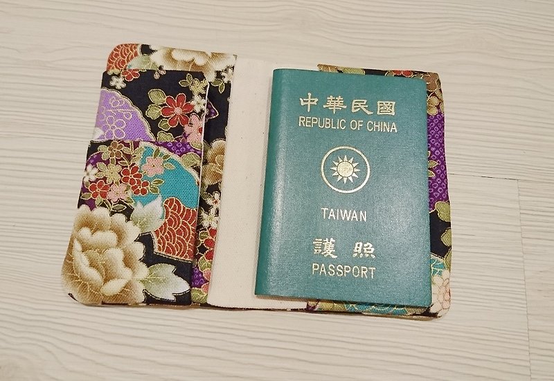 旅行パスポートカバーブック日本の服の箔押し - パスポートケース - コットン・麻 多色