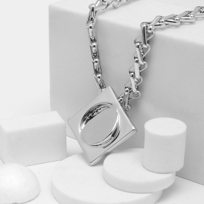 Recvoery multiview square necklace (bright Silver) - สร้อยคอ - โลหะ สีเงิน