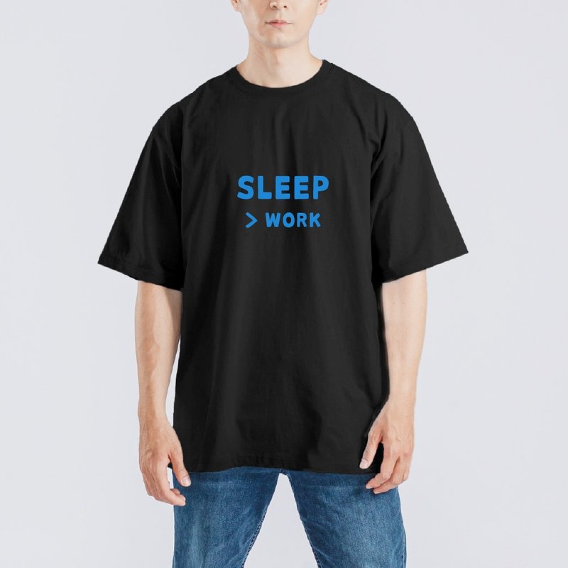 SLEEP WORK 睡覺比工作重要 衣服 落肩 寬版 T恤 涼感衣 排汗 黑T - 男 T 恤 - 棉．麻 多色