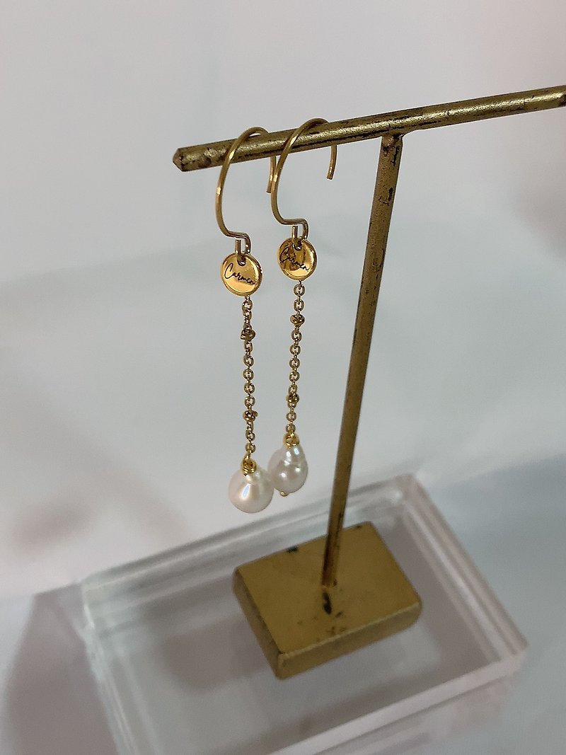 【Piercing earrings】Dots / customize stainless-steel pearl hypoallergenic dangle - ต่างหู - สแตนเลส ขาว