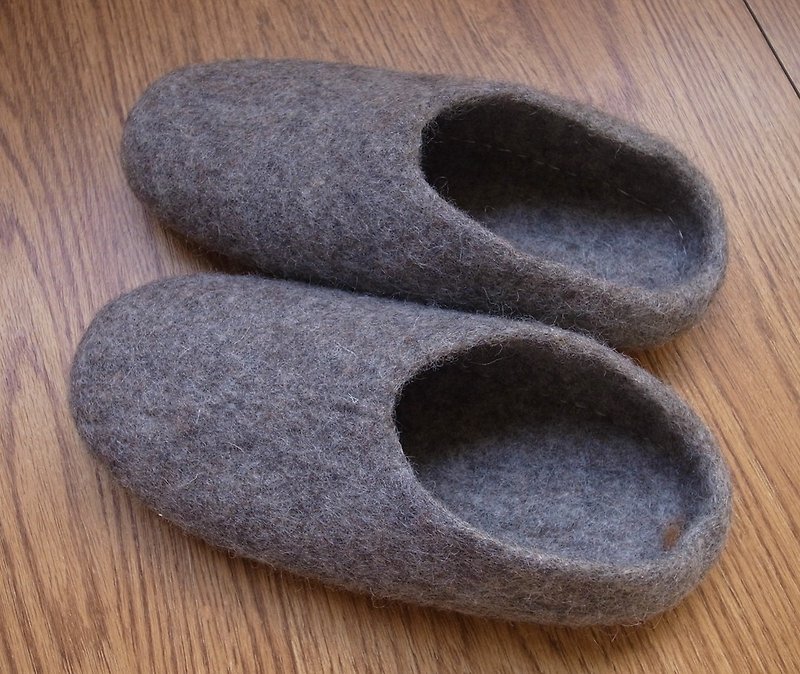 Felt  Sippers / Felted Shoes / Wool Slippers / House Shoes / Indoor shoes - รองเท้าแตะในบ้าน - ขนแกะ สีเทา