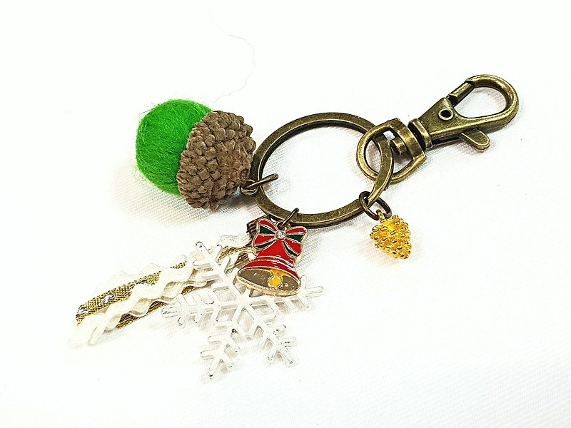 Paris*Le Bonheun. Happy forest. Christmas bells. Wool felt acorn pine cone key ring - Keychains - Other Metals Red