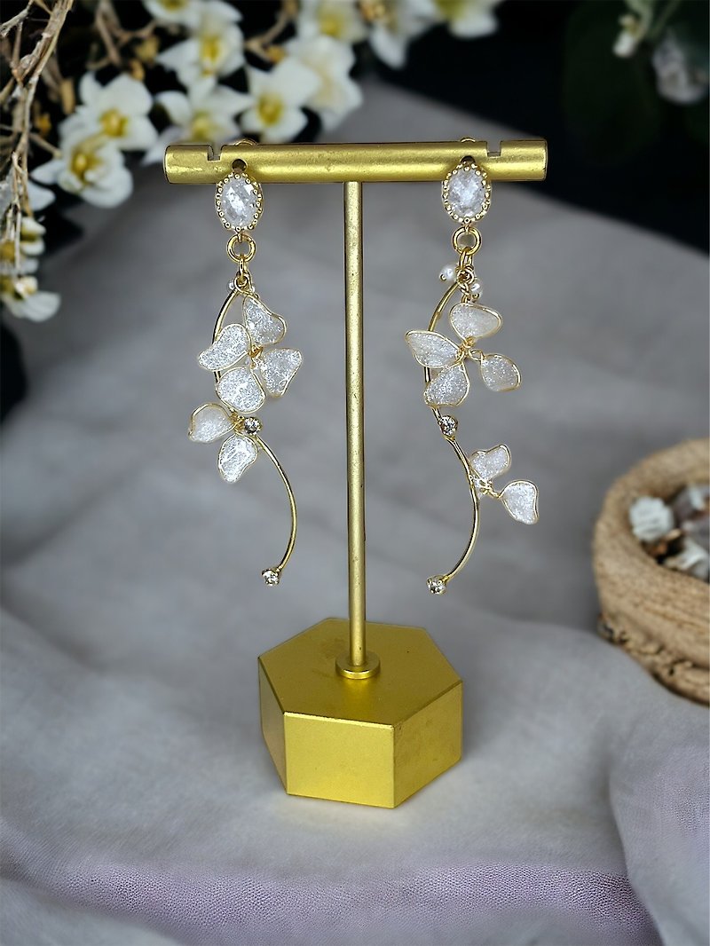 Elegant Butterfly Love Galaxy Bridal Earrings Banquet Earrings Romantic Drop Earrings - Earrings & Clip-ons - Resin Silver