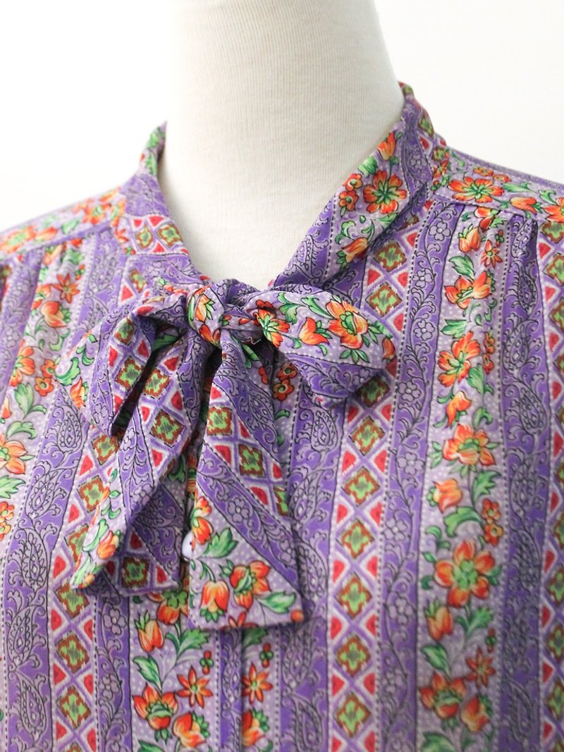 復古典紫色圖騰花朵薄古著襯衫 Vintage Blouse 90s - 恤衫 - 聚酯纖維 紫色