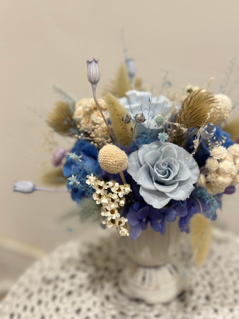 Retro blue textured everlasting flower potted opening flower gift Valentine's Day gift graduation gift home decoration - ช่อดอกไม้แห้ง - พืช/ดอกไม้ สีน้ำเงิน