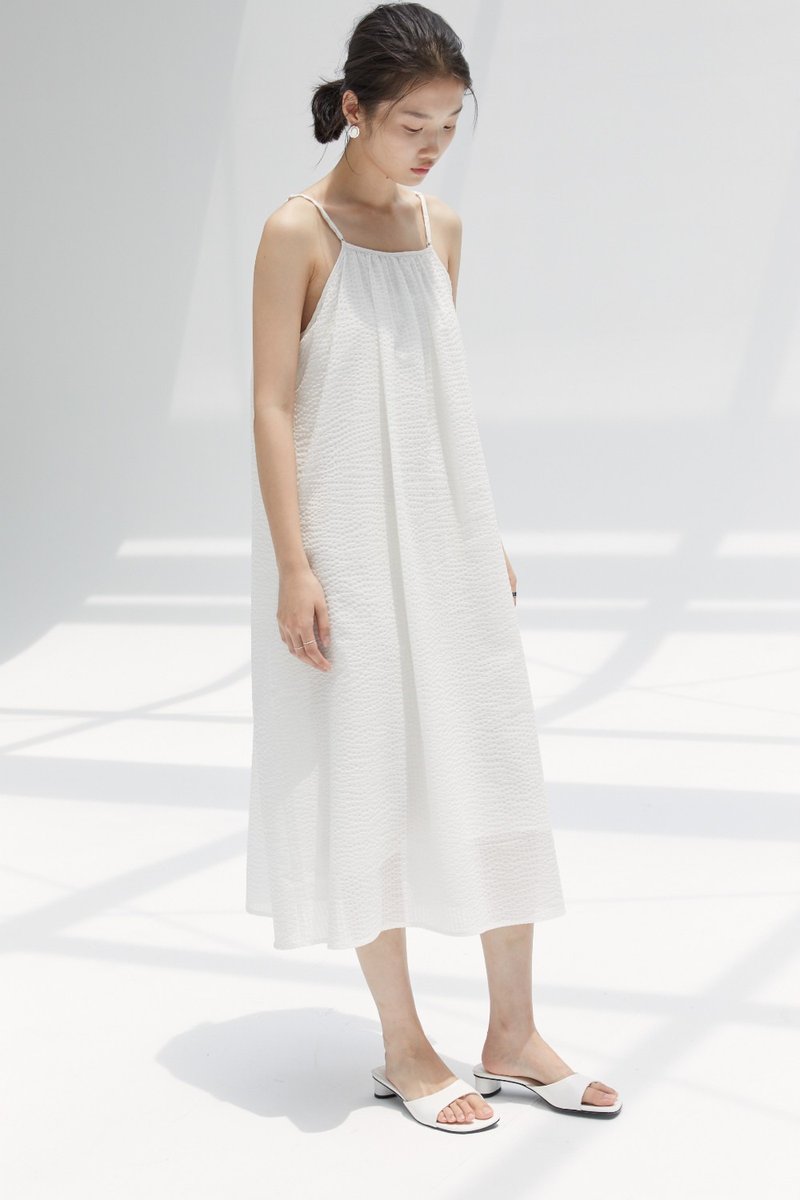 White seersucker wind shaky cotton pleated loose A-line suspender skirt summer thin shoulder strap - One Piece Dresses - Cotton & Hemp White