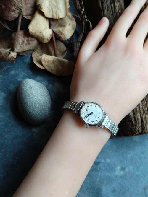 2025厳選】針のない腕時計の人気商品｜グローバル通販Pinkoi