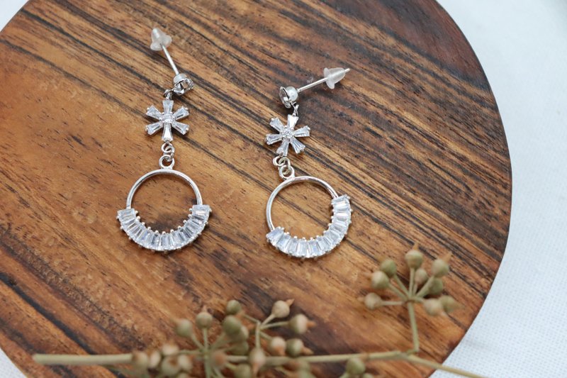 Cubic Zirconia Diamond Flower Dangle Earrings, Delicate 925 Silver Post Earrings - 耳環/耳夾/耳骨夾 - 水晶 藍色