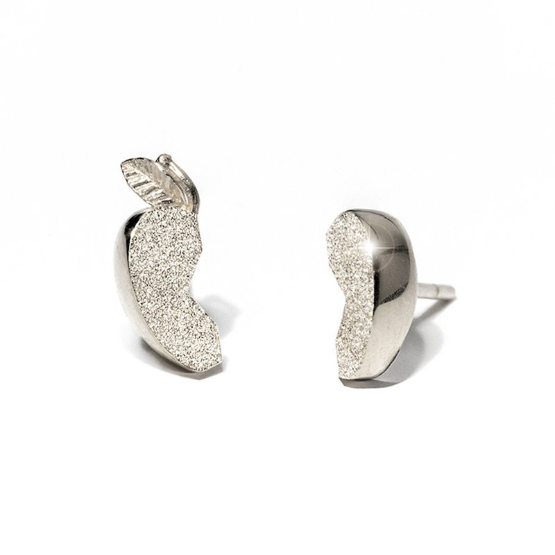 A sliced apple Mini earrings 925 silver - 耳環/耳夾/耳骨夾 - 其他金屬 銀色