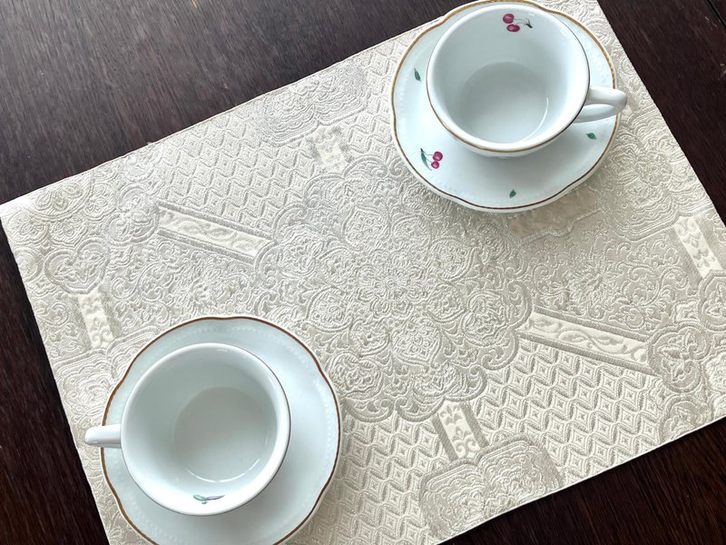 着物の帯のプレイスマット PPM002 - 桌布/桌巾/餐墊 - 絲．絹 白色