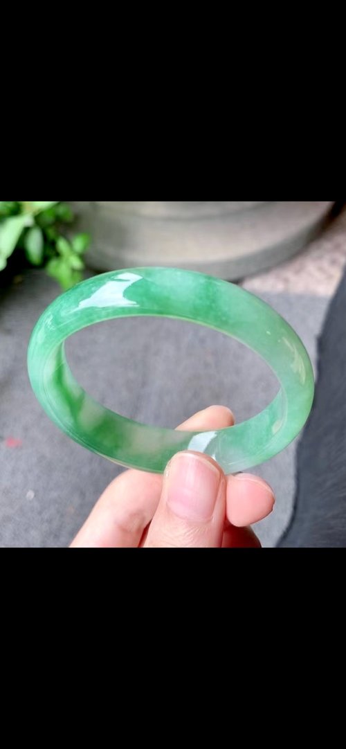 Good Morning Studio 冰種翡翠天然翡翠玉鐲 A玉手鐲玉鈪 • 糯冰種陽綠翡翠貴妃鐲