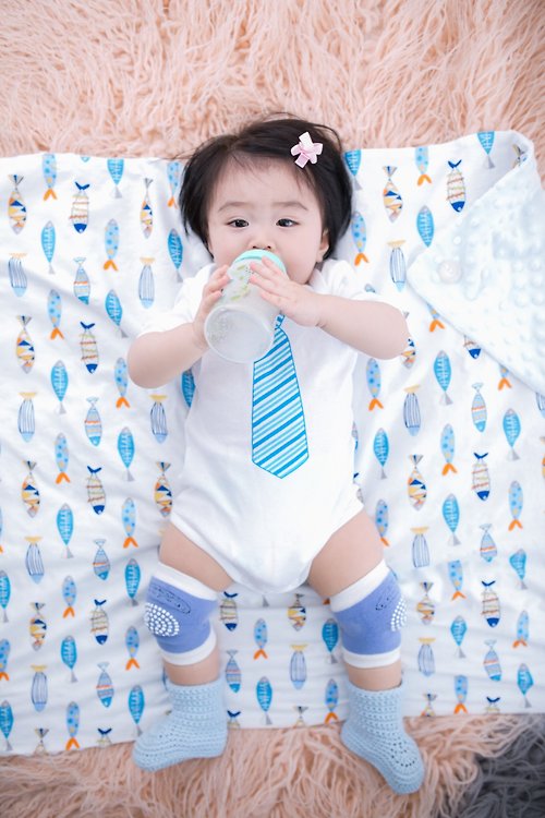 Cutie Bella 美好生活精品館 Minky多功能 點點顆粒 攜帶毯嬰兒毯冷氣毯被 藍色-小魚