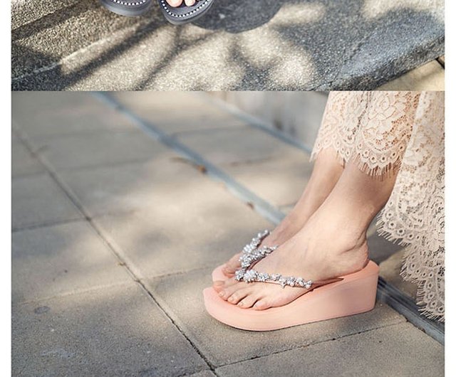 Women's 3cm Thick Bottom Flip Flops-Top Jewelry Craft Rhinestones-Flower  Peach Diamond White Chain Pink Gold - Shop QWQ SLIPPERS Slippers - Pinkoi