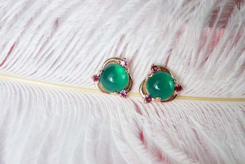 【Off-season sale】Stud Earrings Natural Green Chalcedony Silver, stud earrings - 耳環/耳夾 - 純銀 綠色