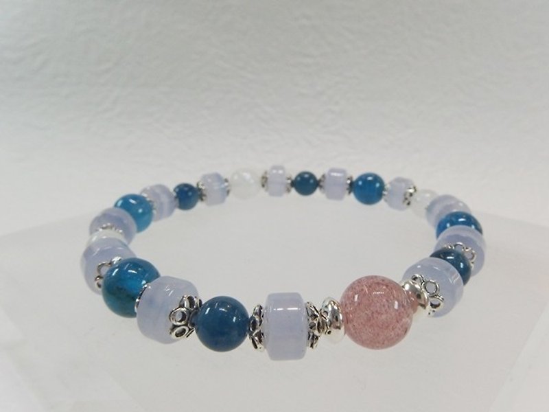 "Blue Red stunning" - quality natural crystal blue chalcedony + Strawberry + apatite + Blue Moonstone Silver Hand and chain original design in Hong Kong - Bracelets - Gemstone Blue