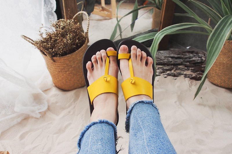 Minimal shoe Yellow Sandal Vintage Leather Slip On Sandal Vintage Style Shoe - 女款皮鞋 - 人造皮革 黃色