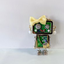 ロボット型チャーム 黒と赤 多関節4足歩行ロボット Quad Crawler AI / ADCRAIBT