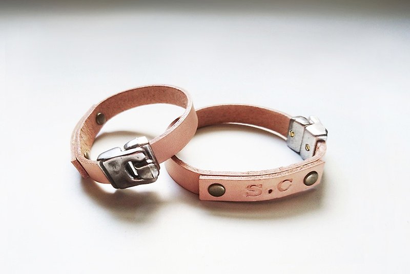 Ancient Silver leather bracelet [custom engraving] single entry - สร้อยข้อมือ - หนังแท้ 