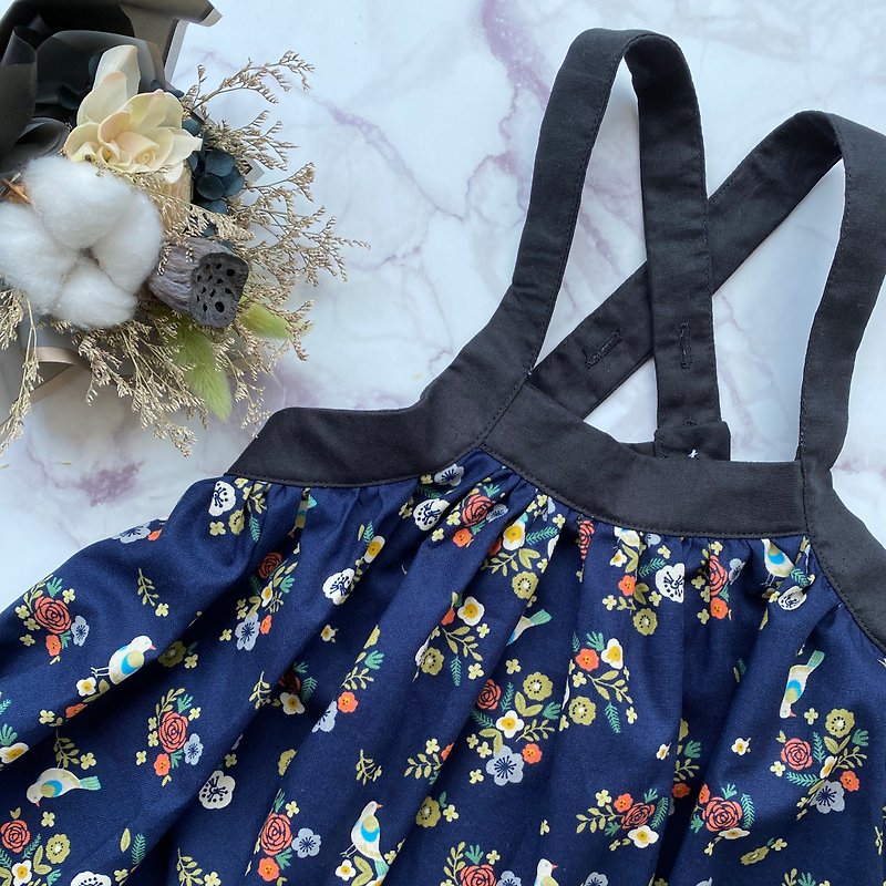 Oversize three-stage adjustment to wear 4T children's vest skirt-black flower - กระโปรง - ผ้าฝ้าย/ผ้าลินิน 