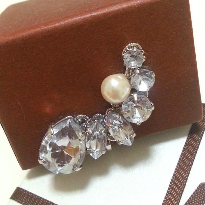 Crystal bijou x pearl ear cuff silver - ต่างหู - โลหะ ขาว