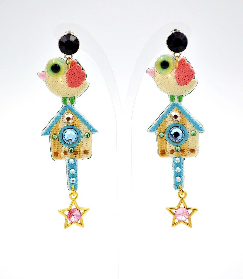 Embroidered three-dimensional eyes sunny bird house earrings Swarovski crystal decoration - ต่างหู - วัสดุอื่นๆ สีนำ้ตาล