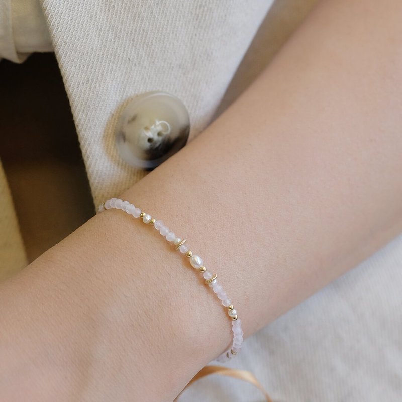 Small Gemstone Bracelet - Rose Quartz - สร้อยข้อมือ - เครื่องเพชรพลอย สีทอง