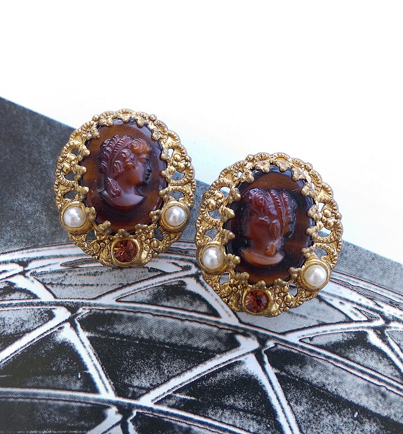 Vintage Jewelry 西洋古董飾品 西德製 優雅 CAMEO 典雅 夾式耳環 - 耳環/耳夾/耳骨夾 - 其他金屬 金色