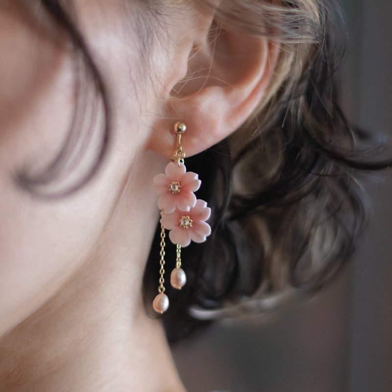 Swaying pearl and cherry blossom earrings/ Clip-On - Earrings & Clip-ons - Clay Pink