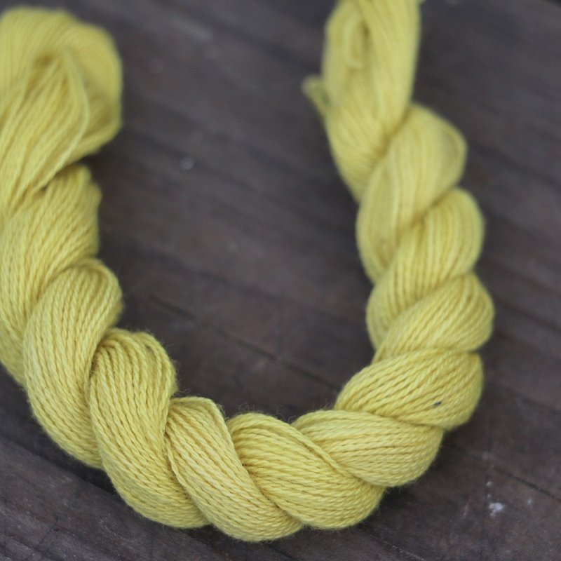 Yishanren | Hand-sewn Embroidery thread yellow pure cotton plant-dyed two-strand embroidery thread embroidery Embroidery thread - Knitting, Embroidery, Felted Wool & Sewing - Cotton & Hemp 