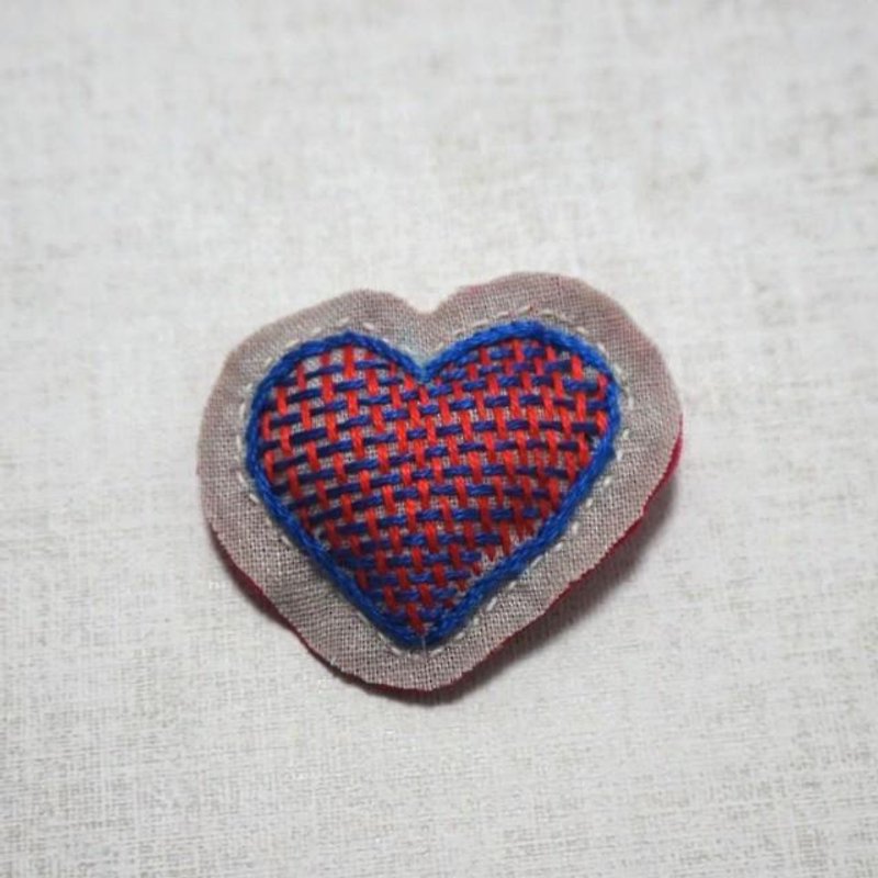Hand embroidery broach "heart" - Brooches - Thread Red