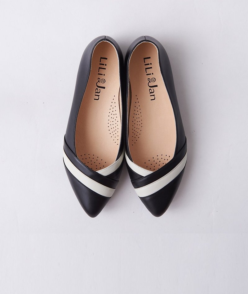 [Miniature Dance] V-neck Interlaced Contrast Pointed Ladies Shoes_ Elegant Hepburn - Women's Leather Shoes - Genuine Leather Black